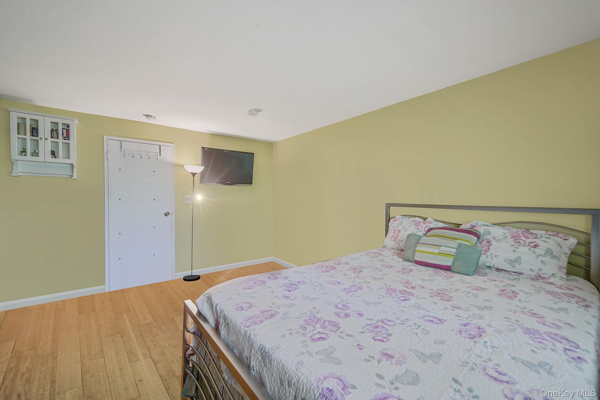 185 Newbrook # 185, Bay Shore, NY 11706