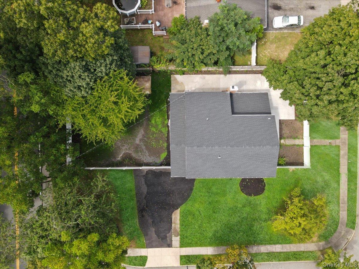 2 Ravenwood Drive, Kings Park, NY 11754