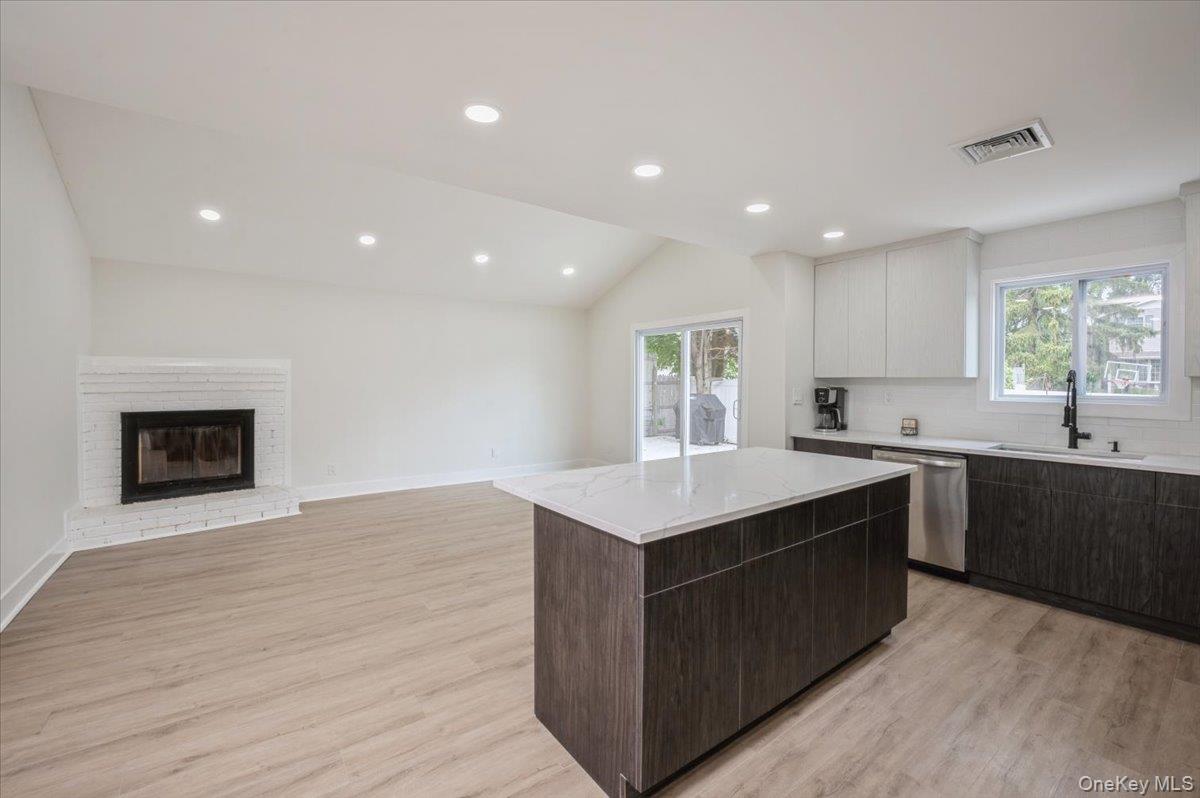 2 Ravenwood Drive, Kings Park, NY 11754