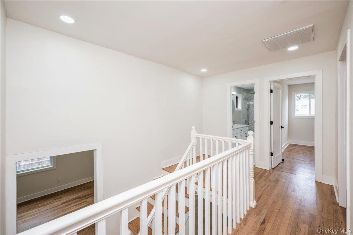 2 Ravenwood Drive, Kings Park, NY 11754