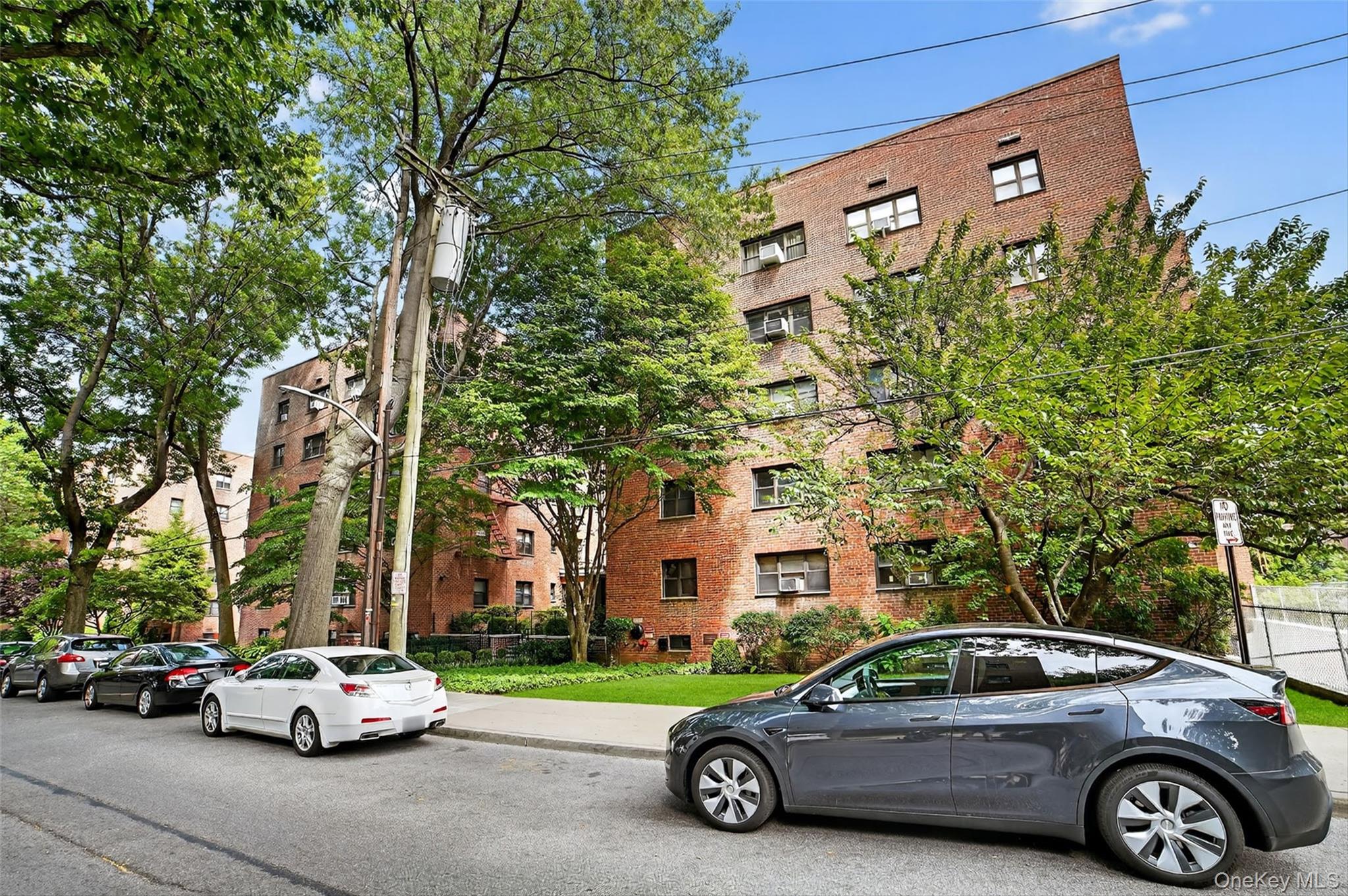 51 White Oak Street # 2E, New Rochelle, NY 10801