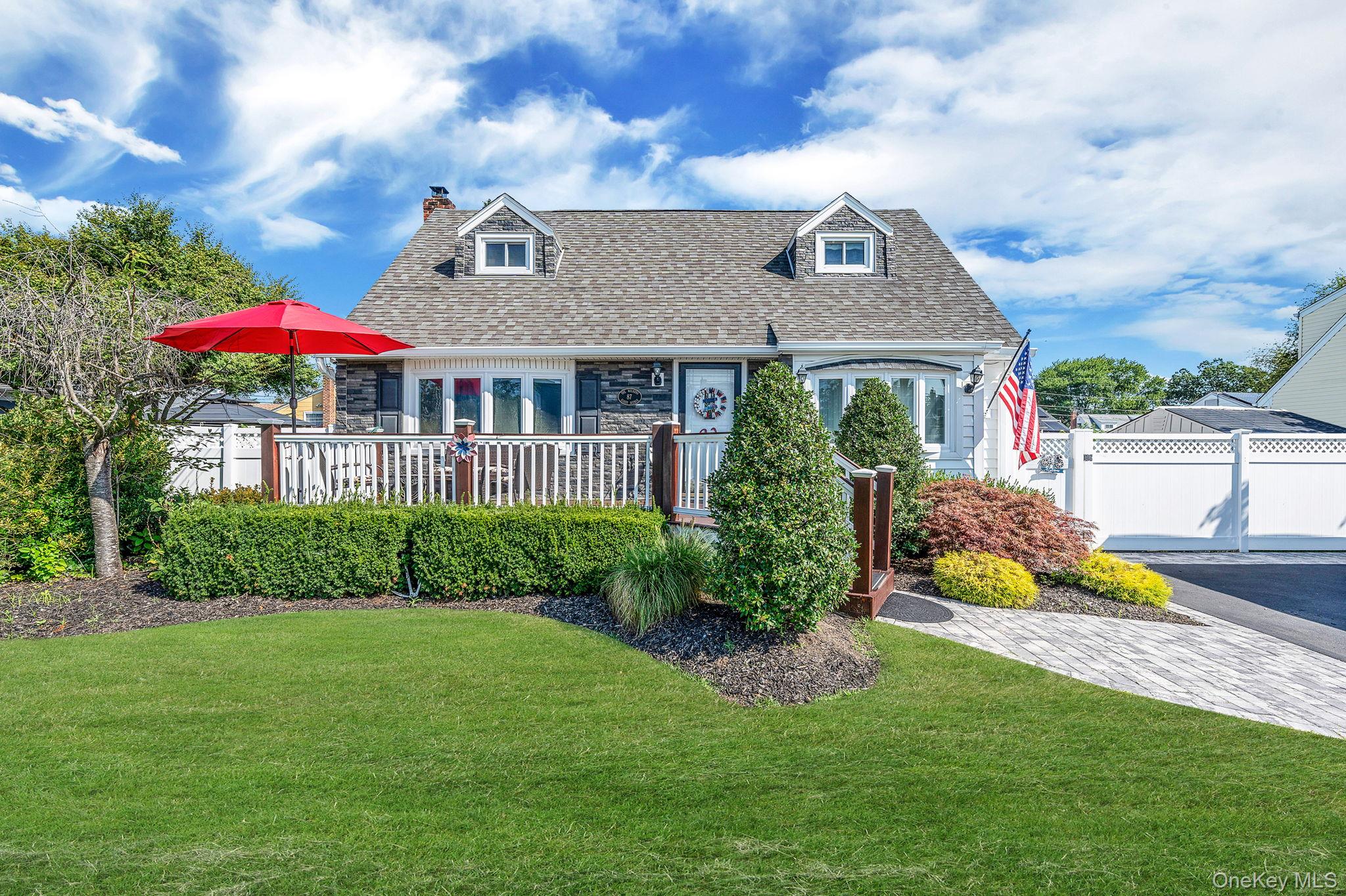 87 Ecker Avenue, West Babylon, NY 11704