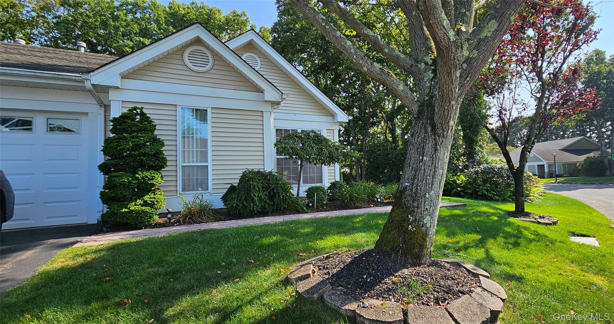240 Glen Drive, Ridge, NY 11961