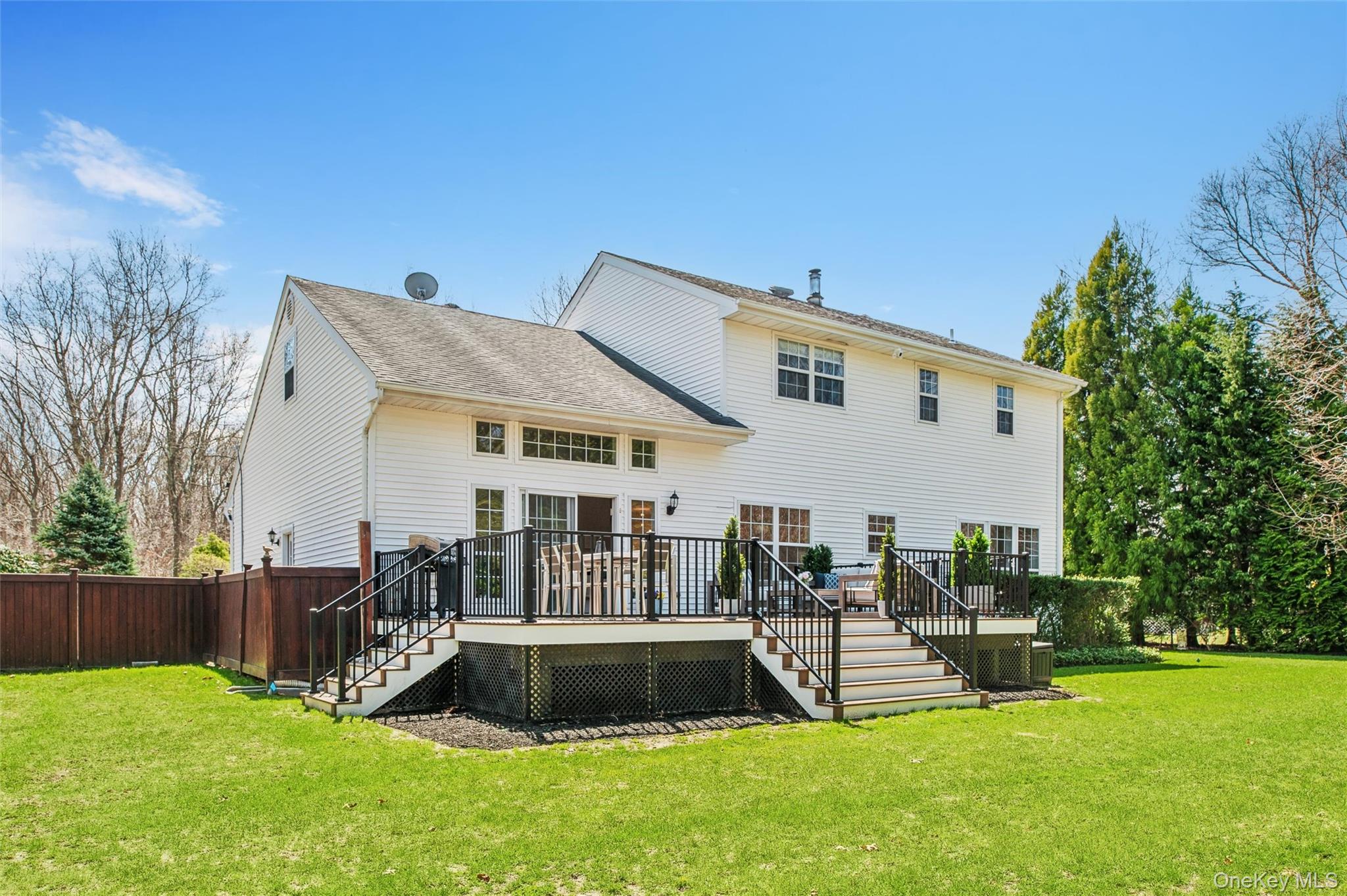 39 Hollow Lane, Westhampton, NY 11977