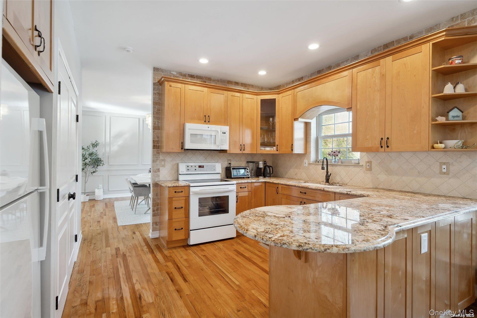 39 Hollow Lane, Westhampton, NY 11977