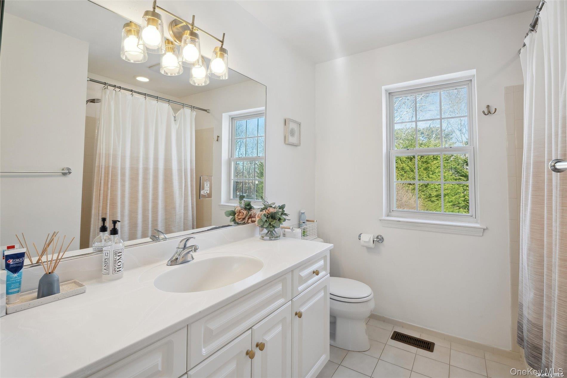 39 Hollow Lane, Westhampton, NY 11977