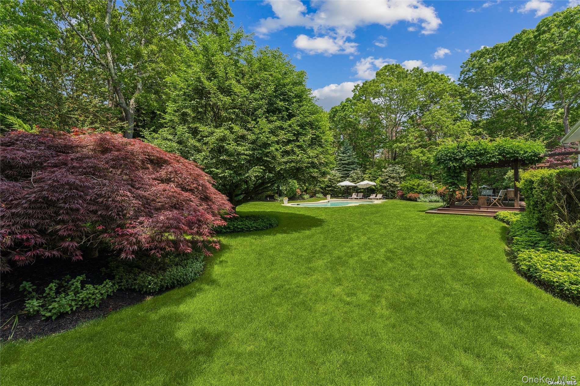 39 Hollow Lane, Westhampton, NY 11977