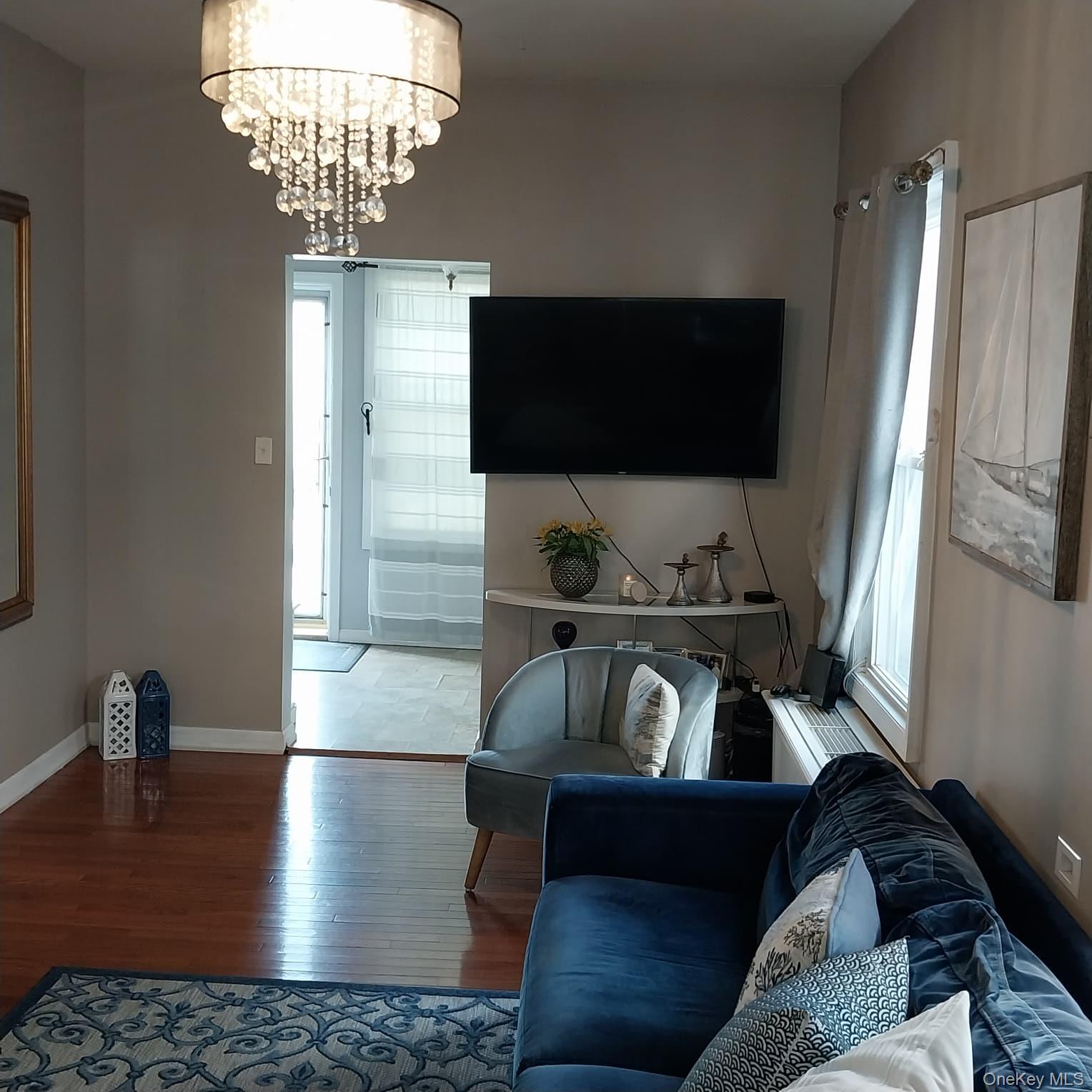 230 E New York Avenue, Valley Stream, NY 11580