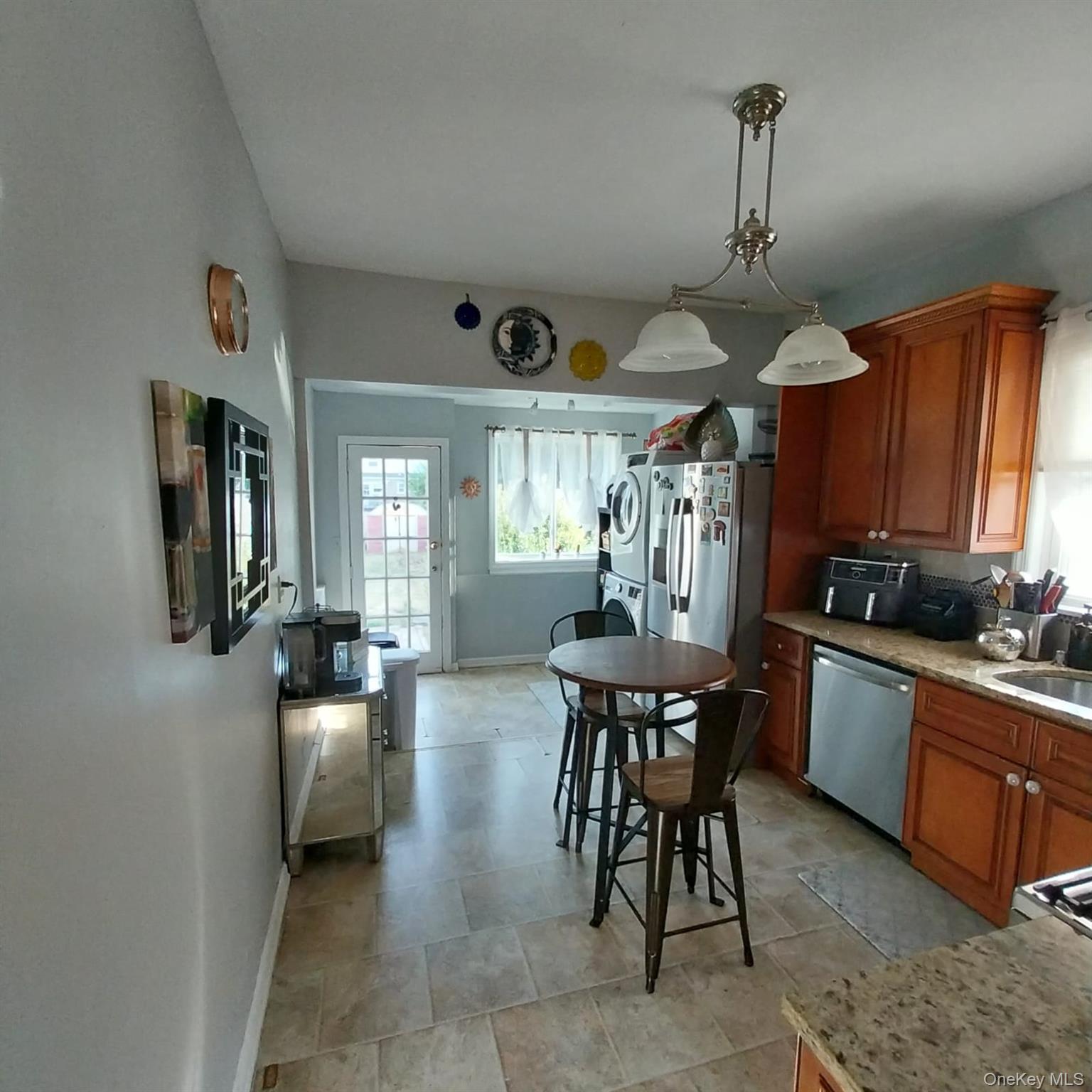 230 E New York Avenue, Valley Stream, NY 11580