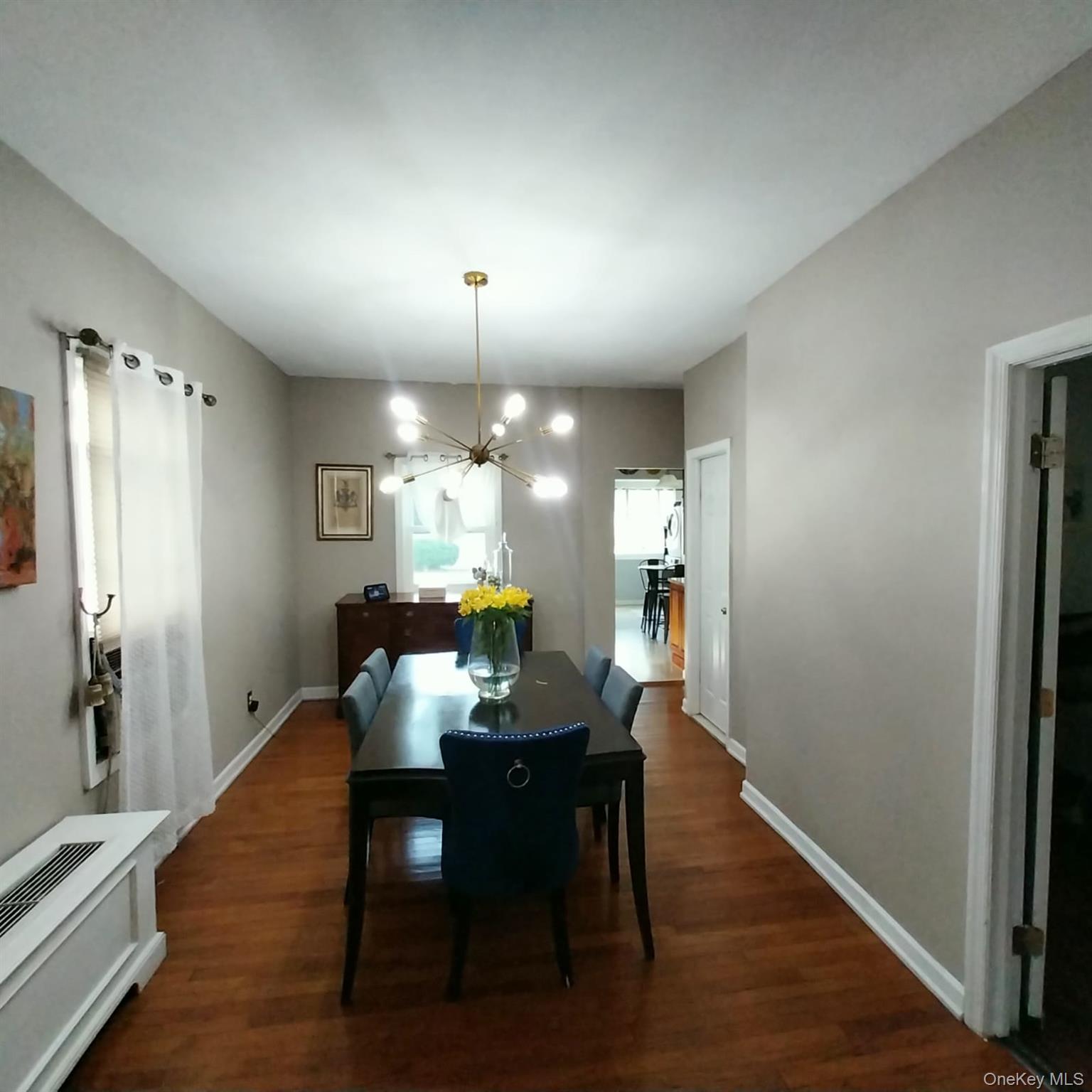 230 E New York Avenue, Valley Stream, NY 11580