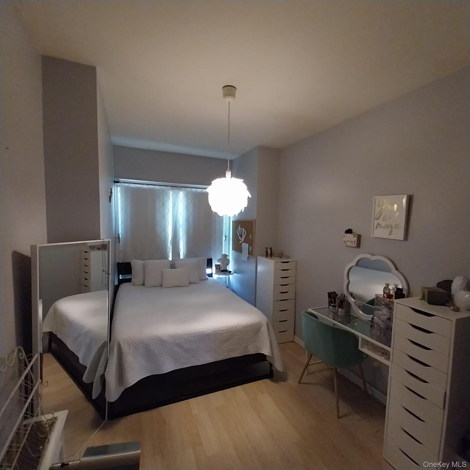 230 E New York Avenue, Valley Stream, NY 11580