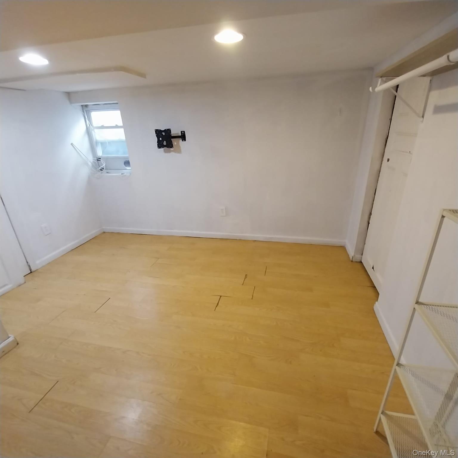 230 E New York Avenue, Valley Stream, NY 11580