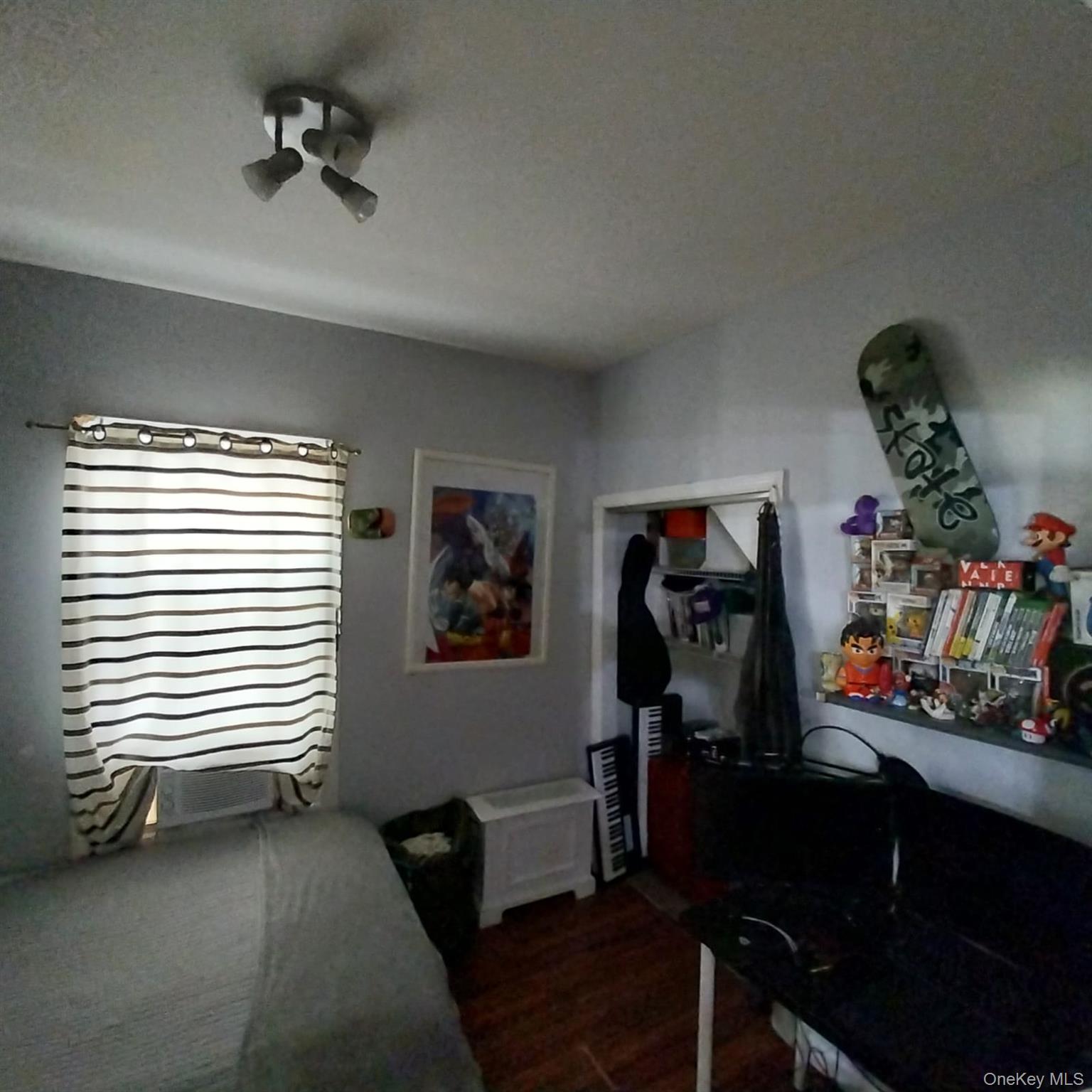 230 E New York Avenue, Valley Stream, NY 11580