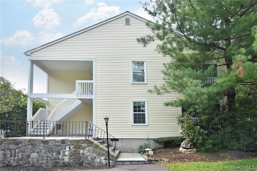 352 Carroll Close, Tarrytown, NY 10591