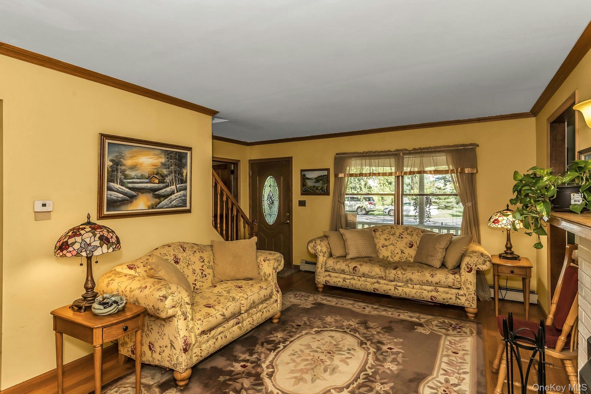 142 Maplewood Road, Huntington Station, NY 11746