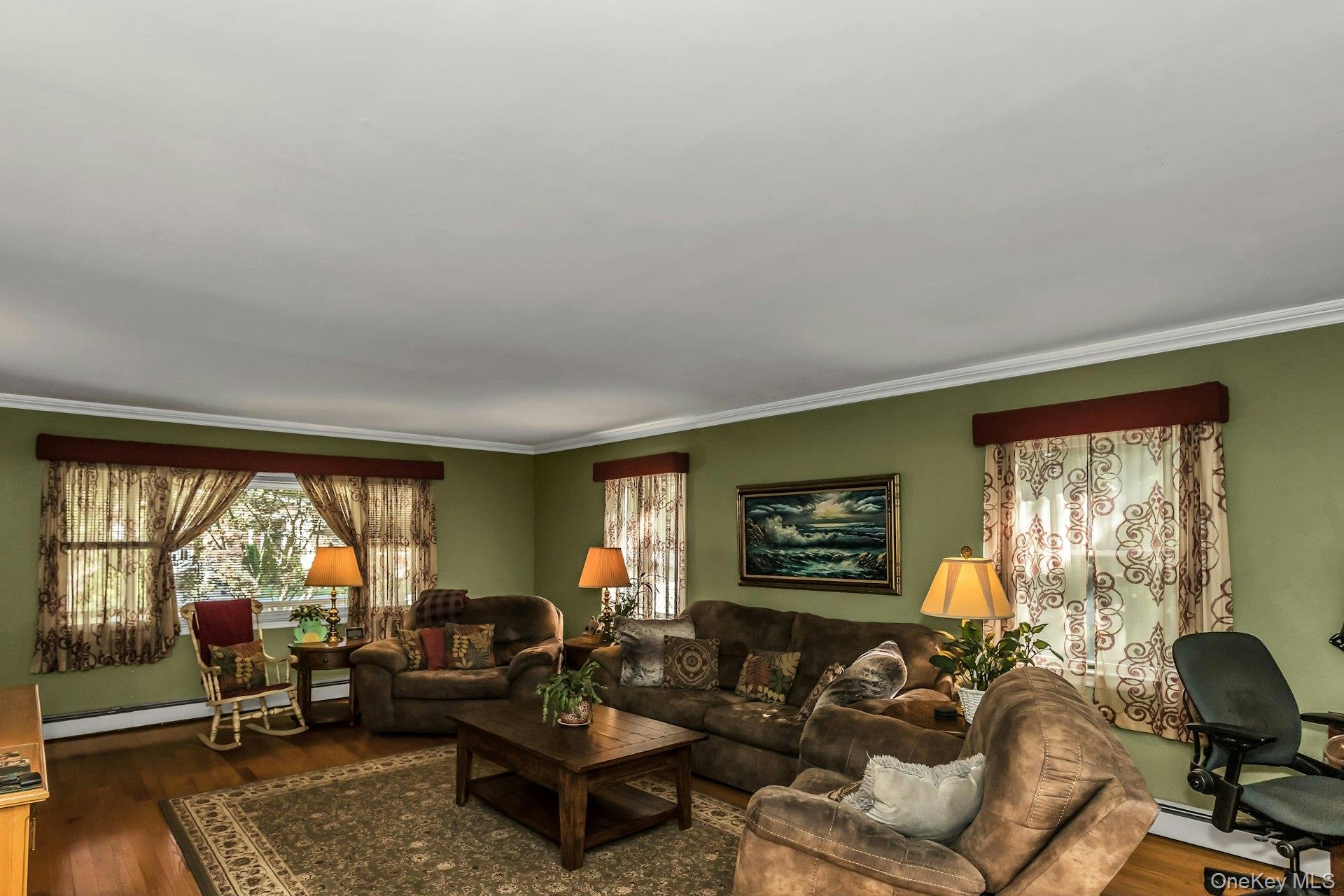 142 Maplewood Road, Huntington Station, NY 11746