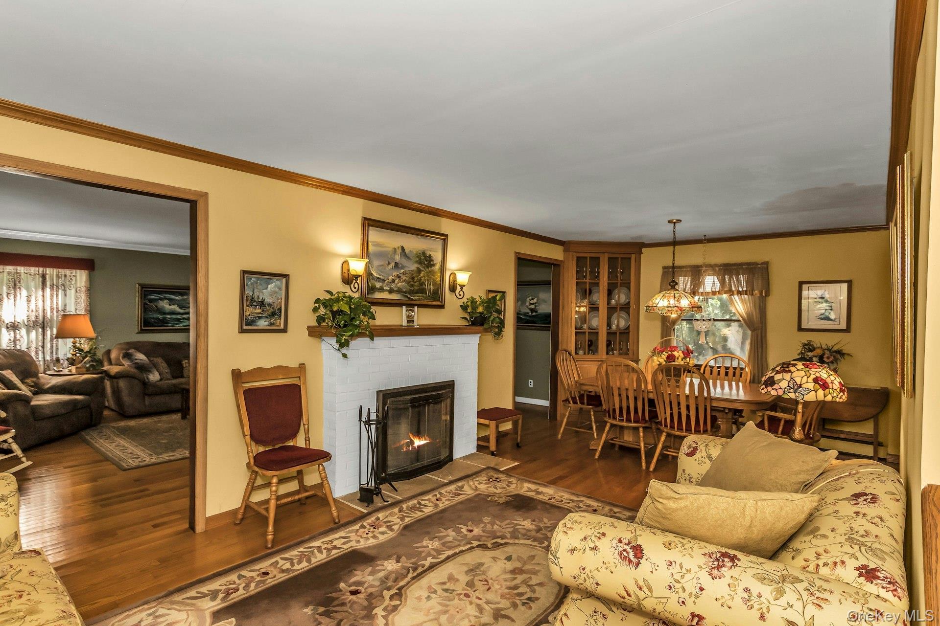 142 Maplewood Road, Huntington Station, NY 11746