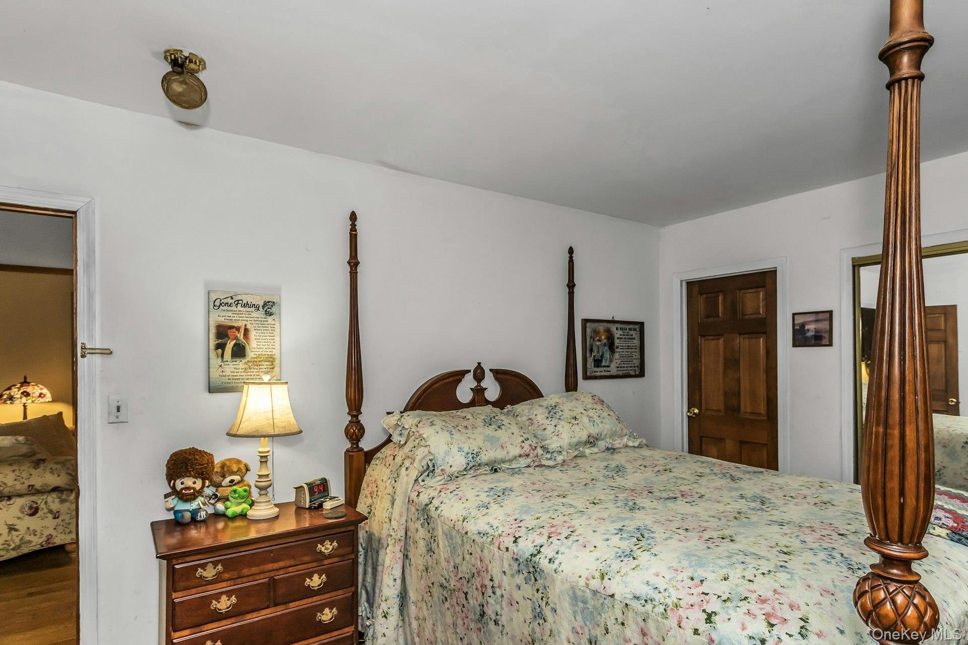 142 Maplewood Road, Huntington Station, NY 11746