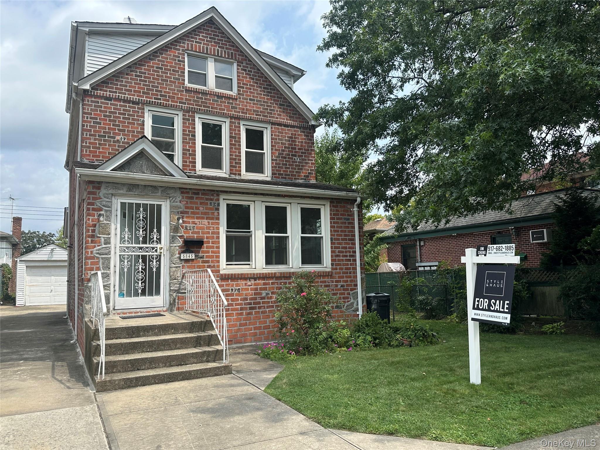 58-45 229th St, Bayside, NY 11364