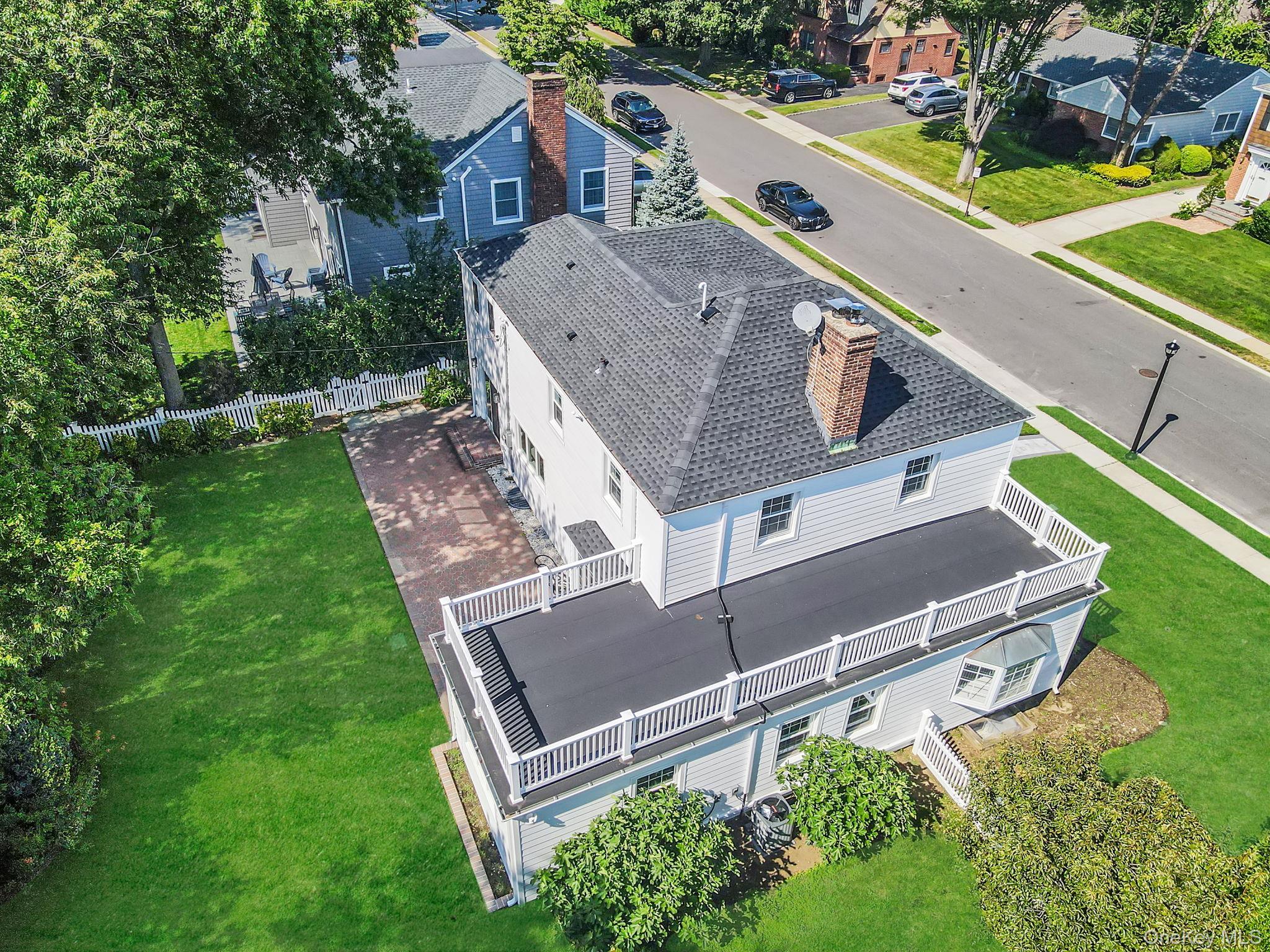 210 Roxbury Road, Garden City, NY 11530