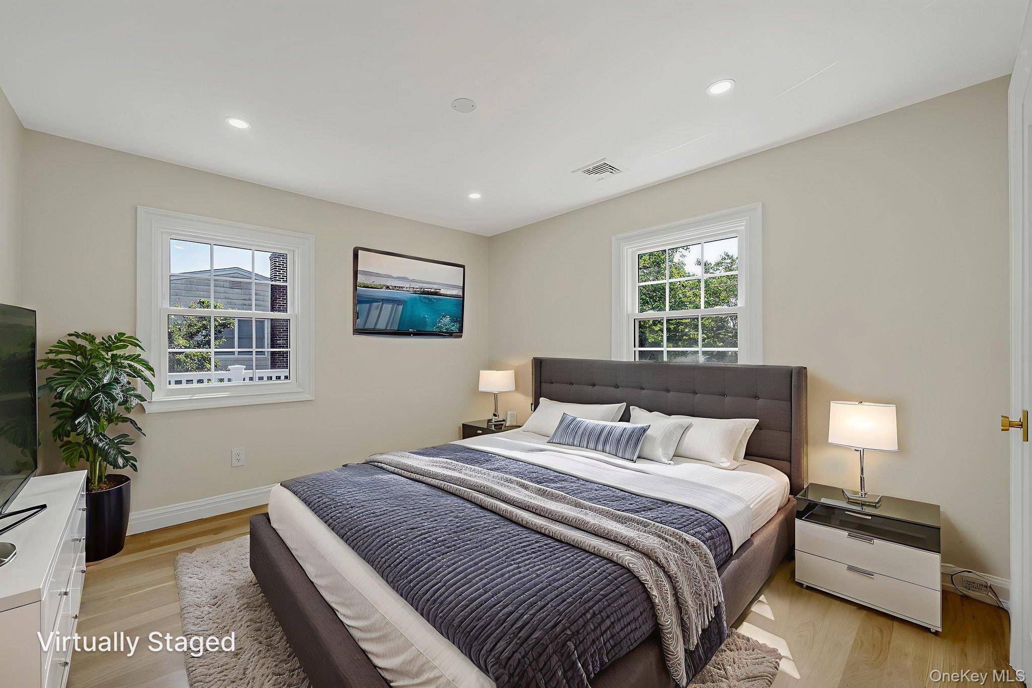 210 Roxbury Road, Garden City, NY 11530