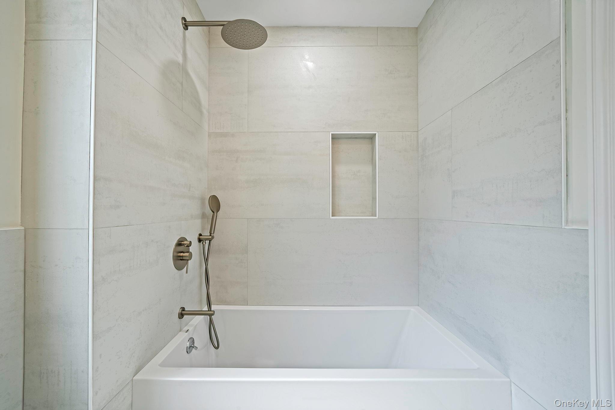 210 Roxbury Road, Garden City, NY 11530