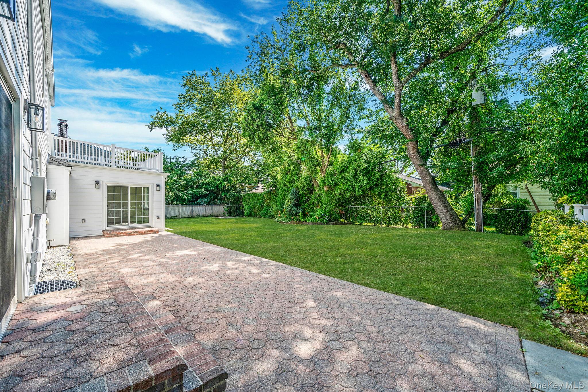 210 Roxbury Road, Garden City, NY 11530