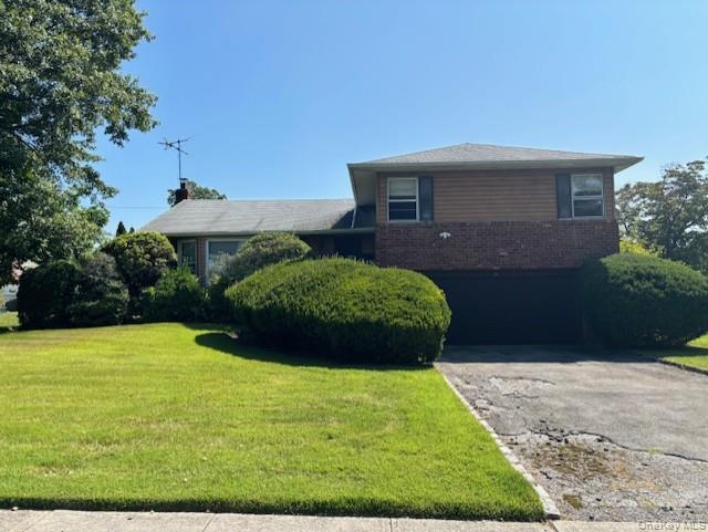 26 Duke Drive, Manhasset Hills, NY 11040