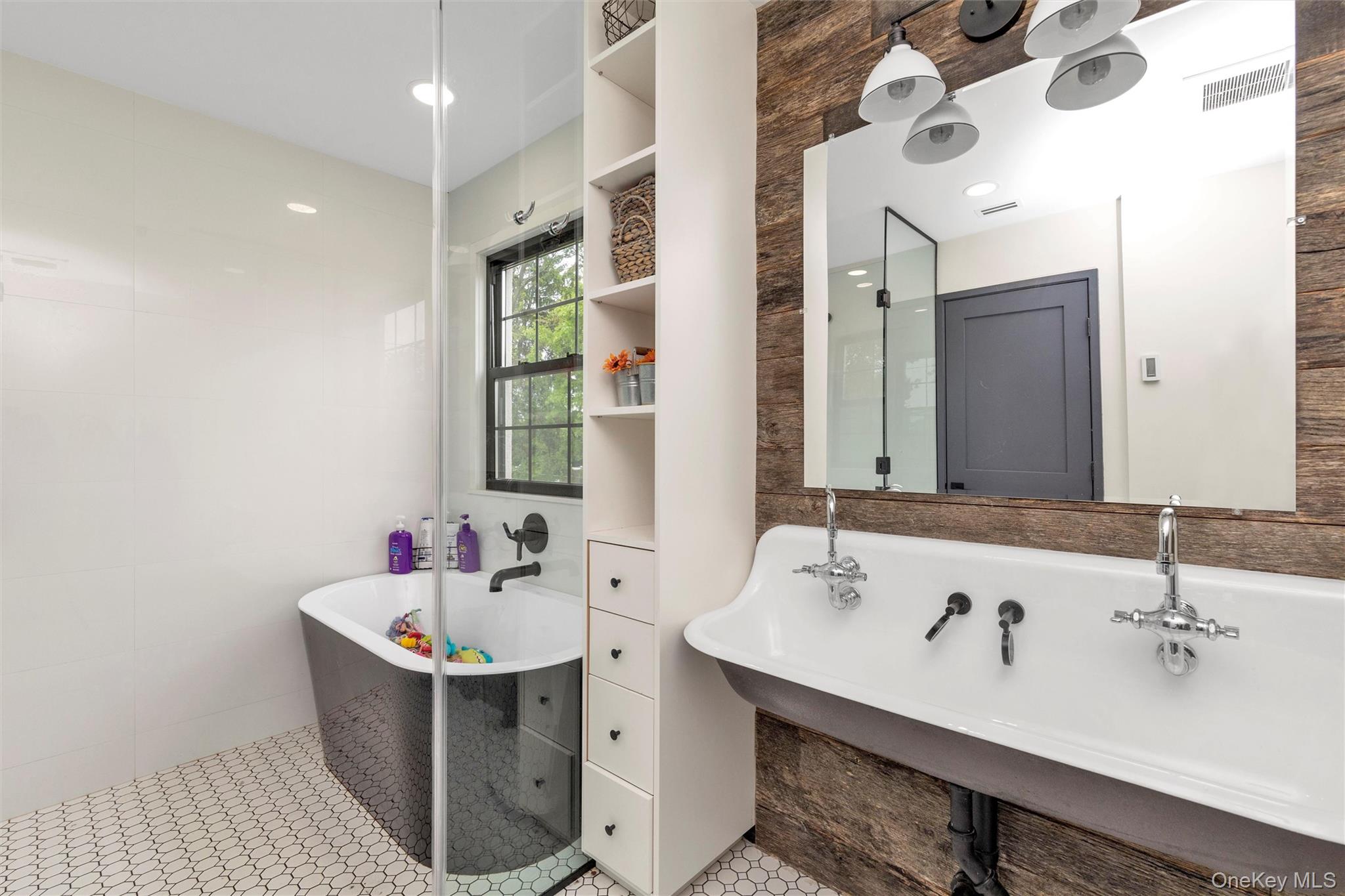 8 Family Lane, Levittown, NY 11756