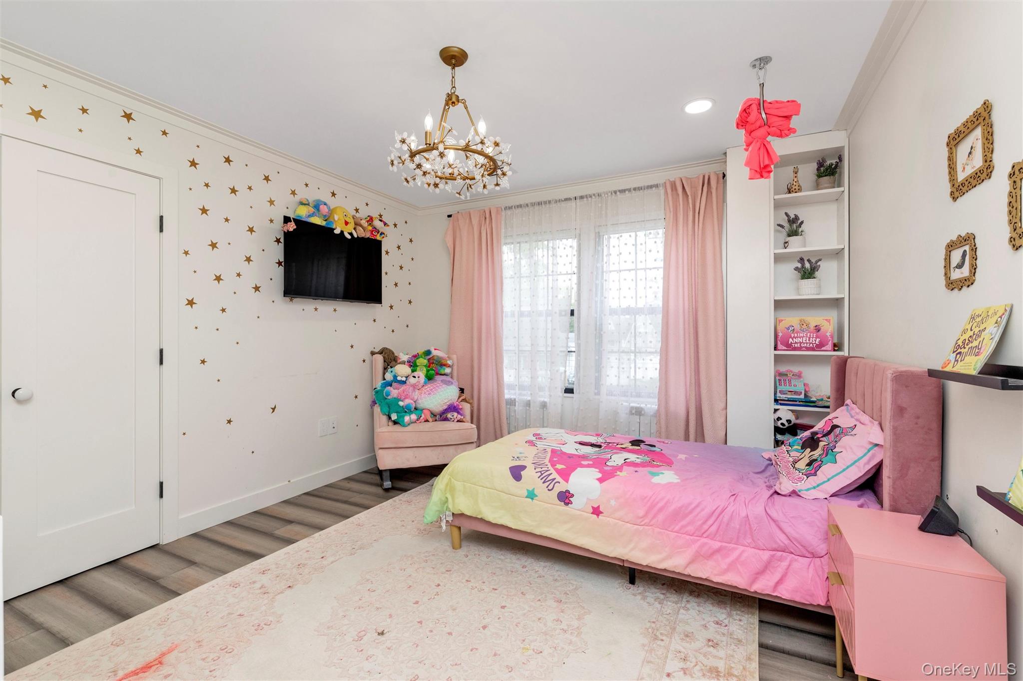 8 Family Lane, Levittown, NY 11756