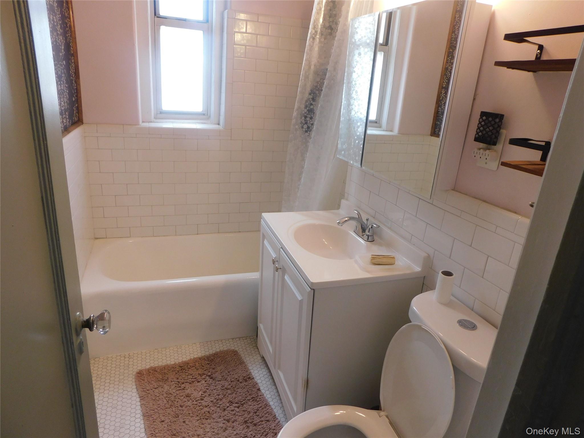 472 Gramatan Avenue # Building 2 Unit# H1, Mount Vernon, NY 10552