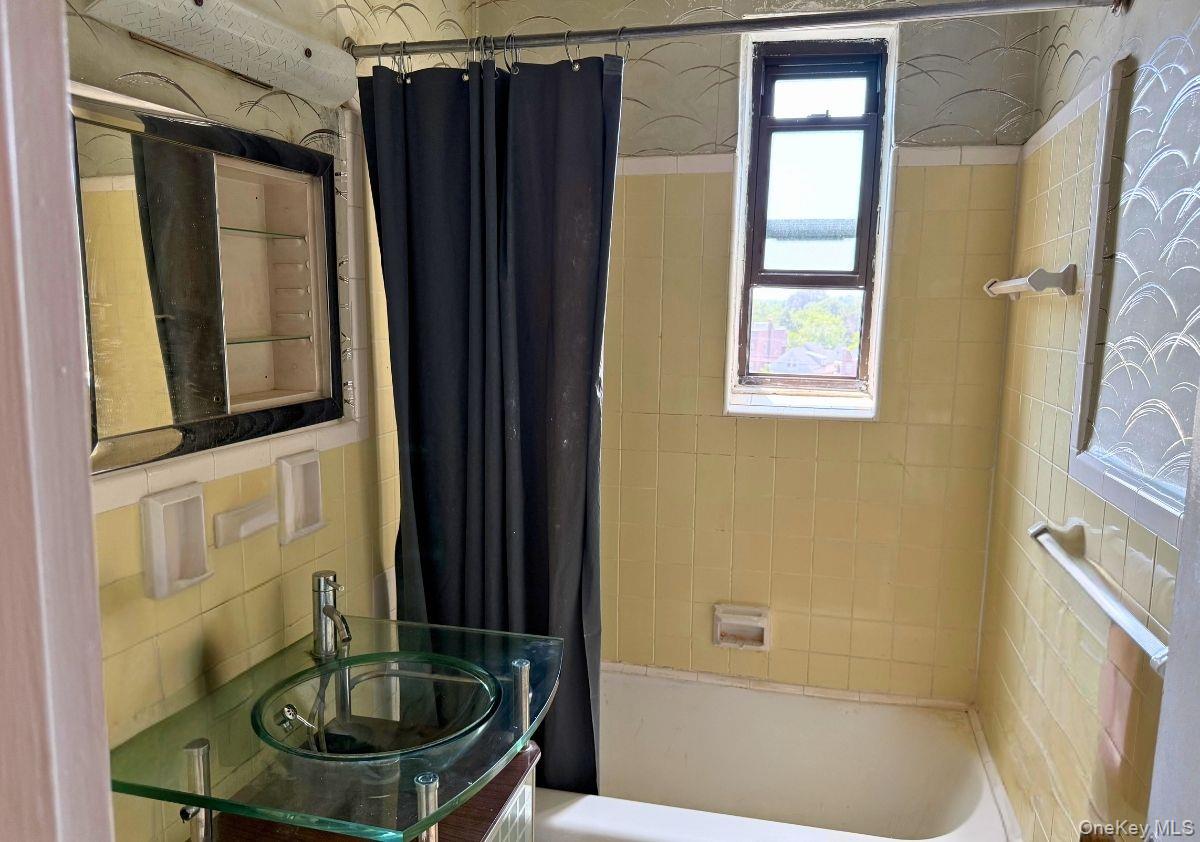 63-95 Austin Street # 6G, Rego Park, NY 11374