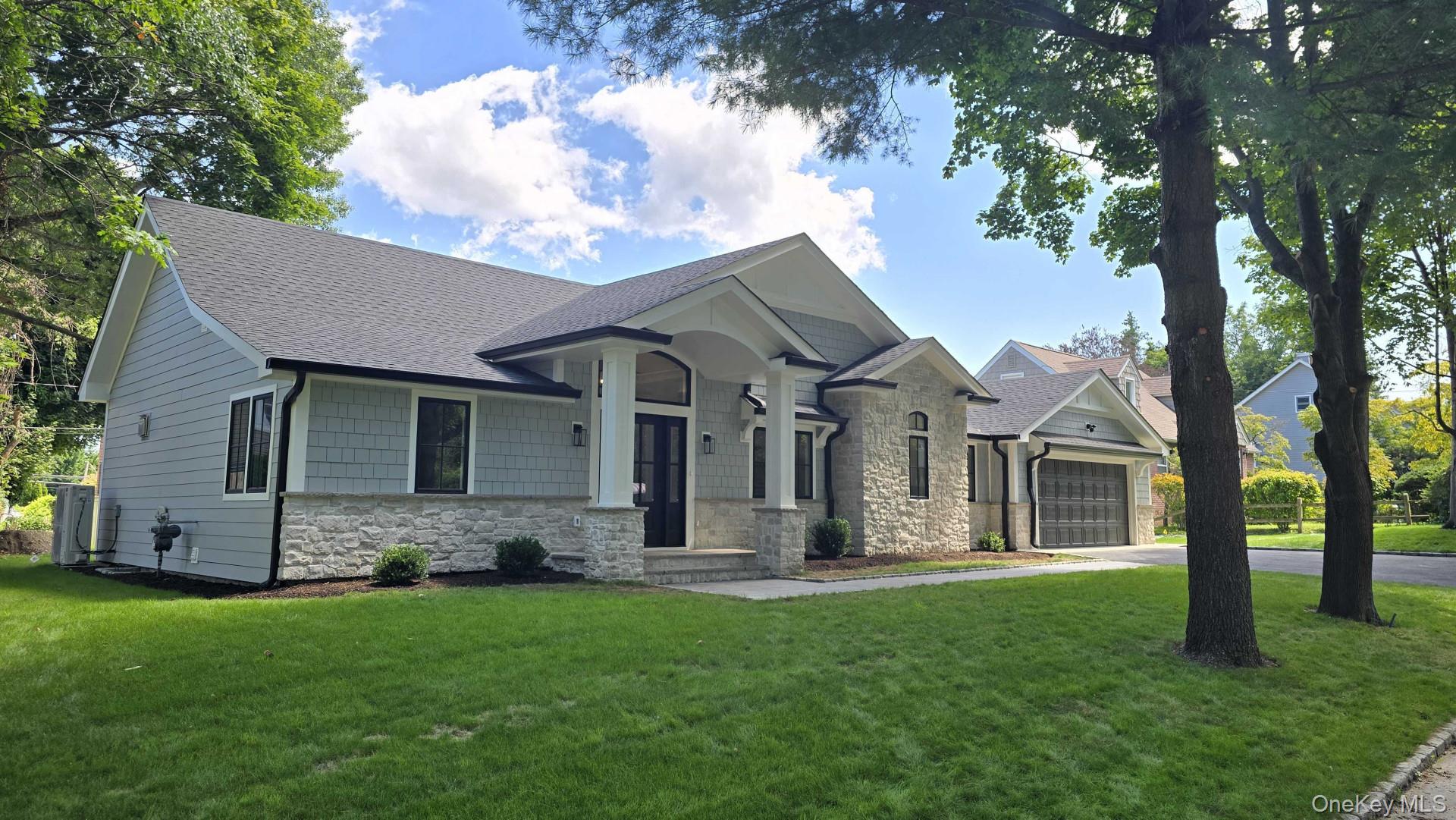 30 Roslyn Drive, Glen Head, NY 11545