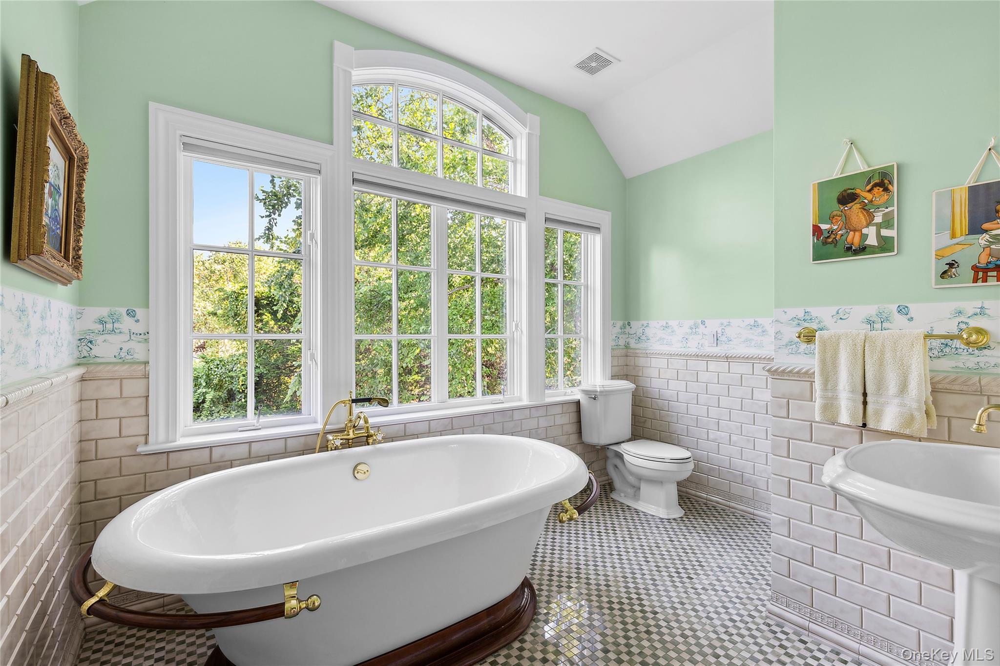 29 Cedar Lane, Remsenburg, NY 11960