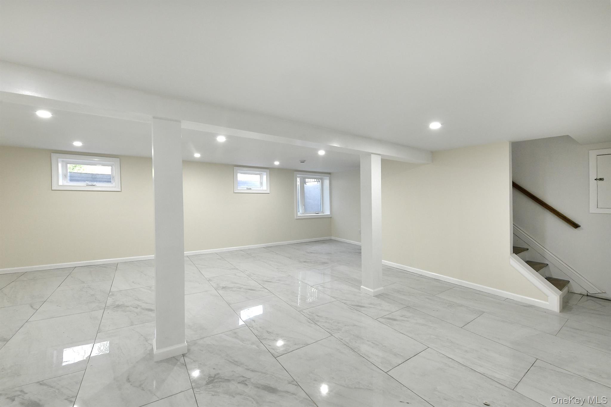 11 Edcris Lane, Huntington, NY 11743