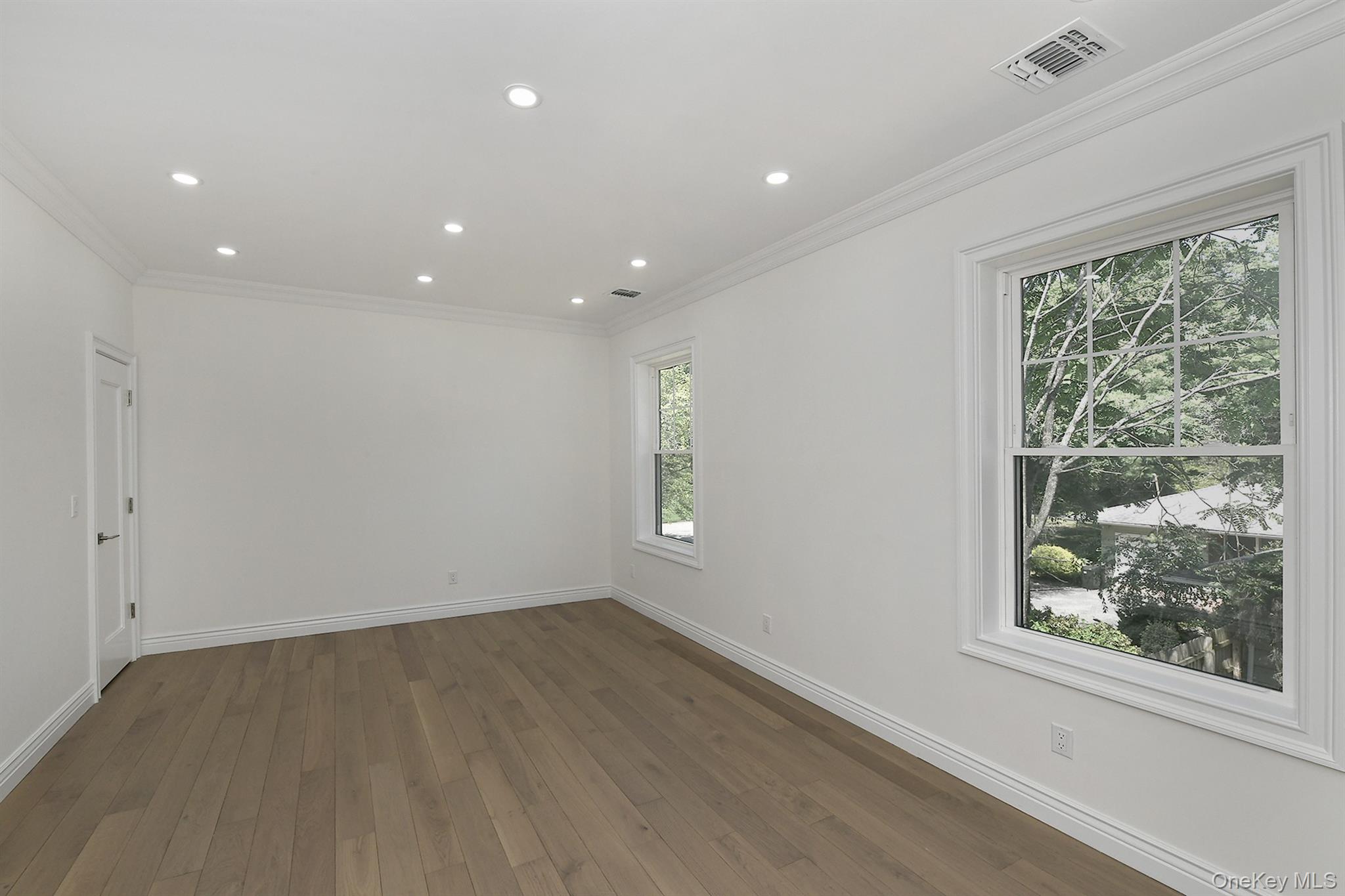 11 Edcris Lane, Huntington, NY 11743