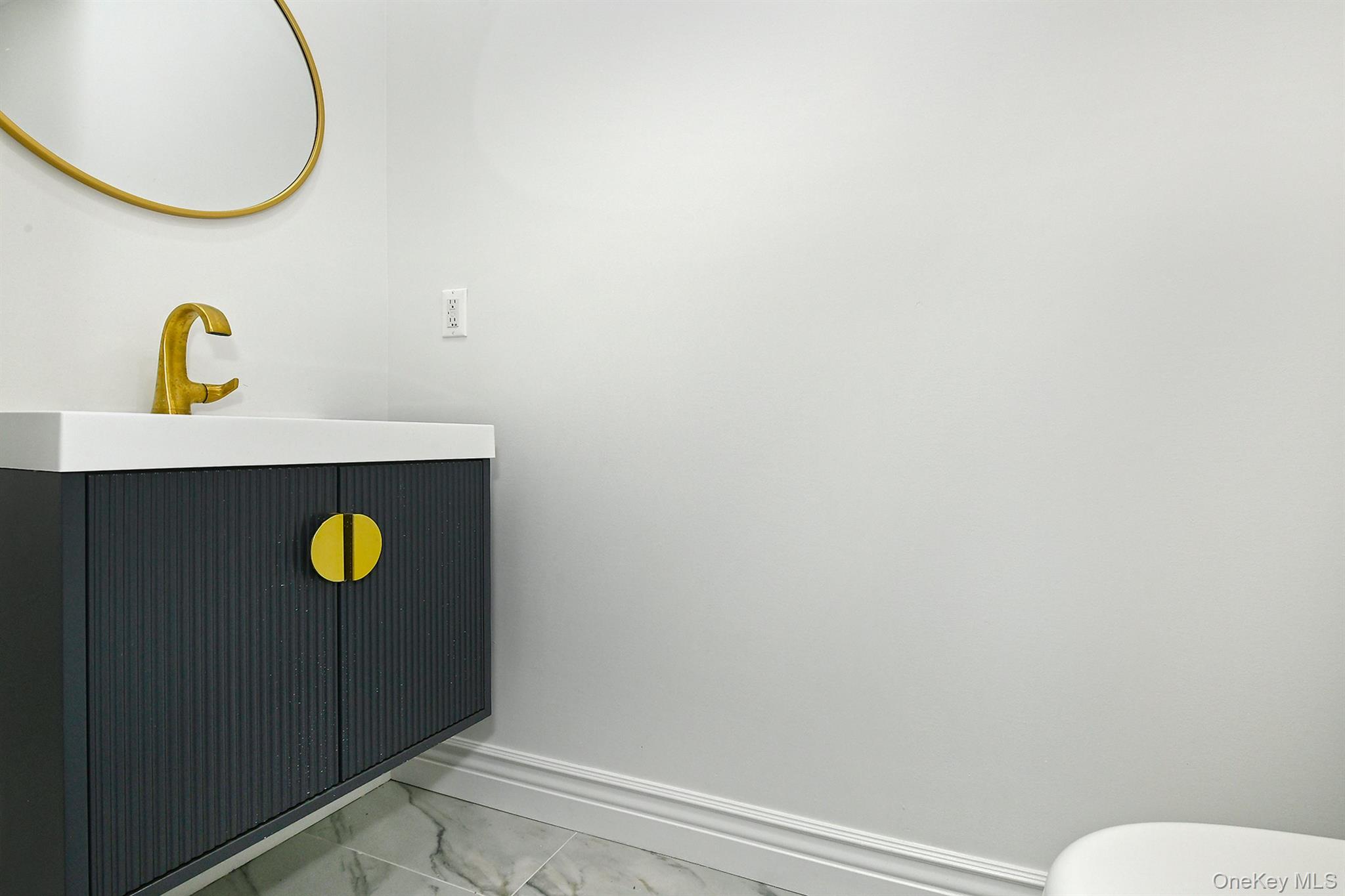 11 Edcris Lane, Huntington, NY 11743