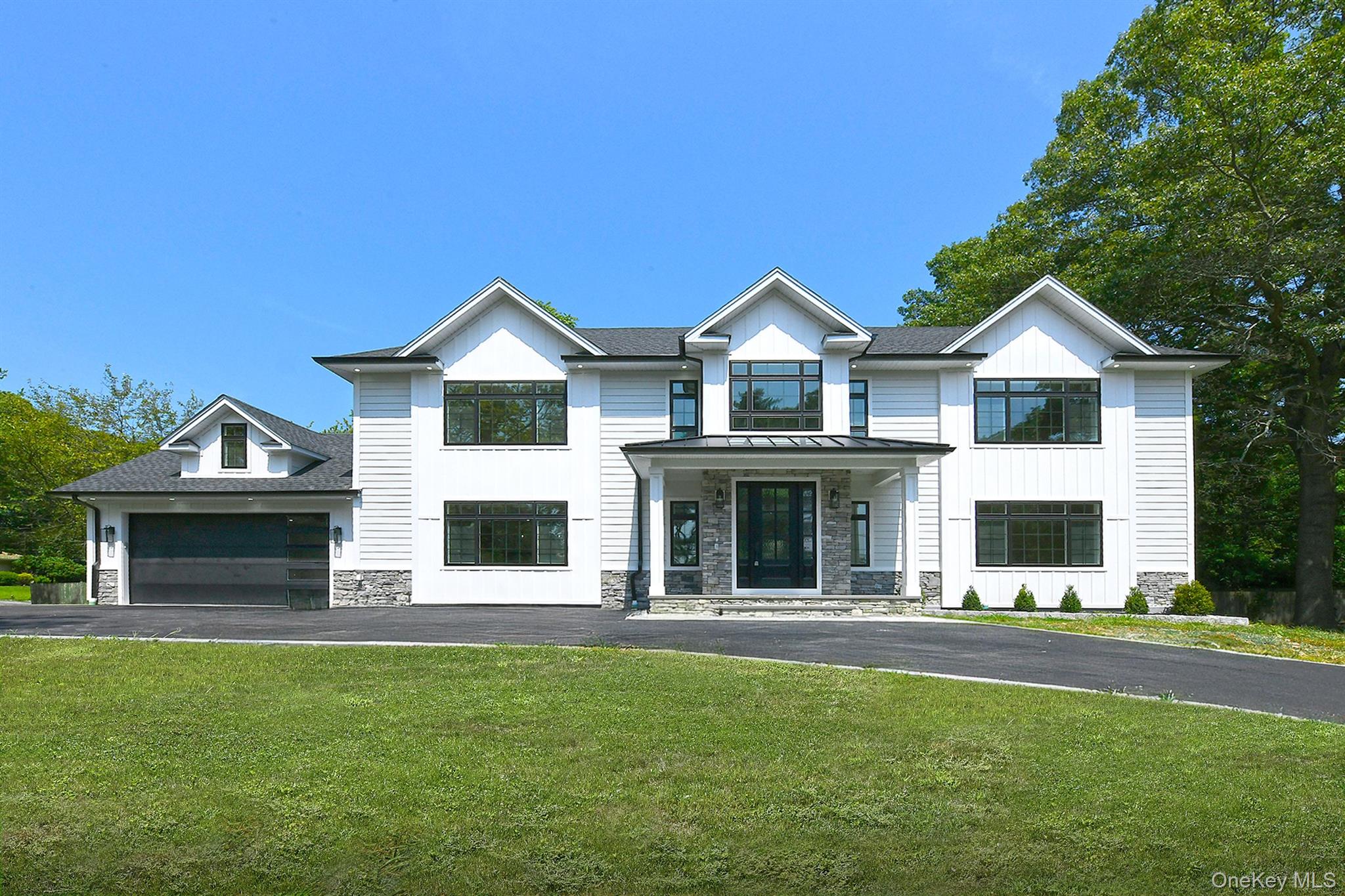 11 Edcris Lane, Huntington, NY 11743