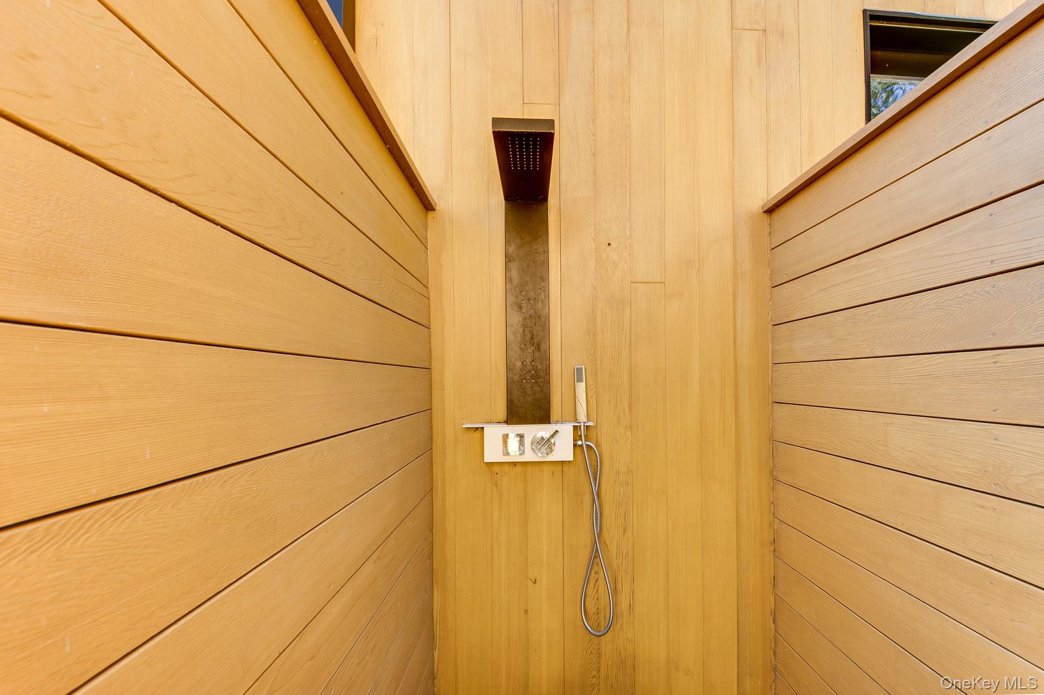 70 Cove Hollow Road, East Hampton, NY 11937