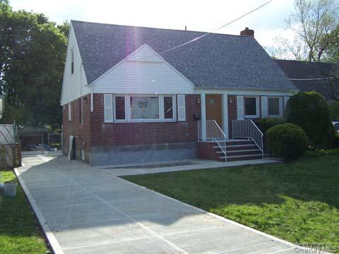 1987 Lakeville Road, New Hyde Park, NY 11040