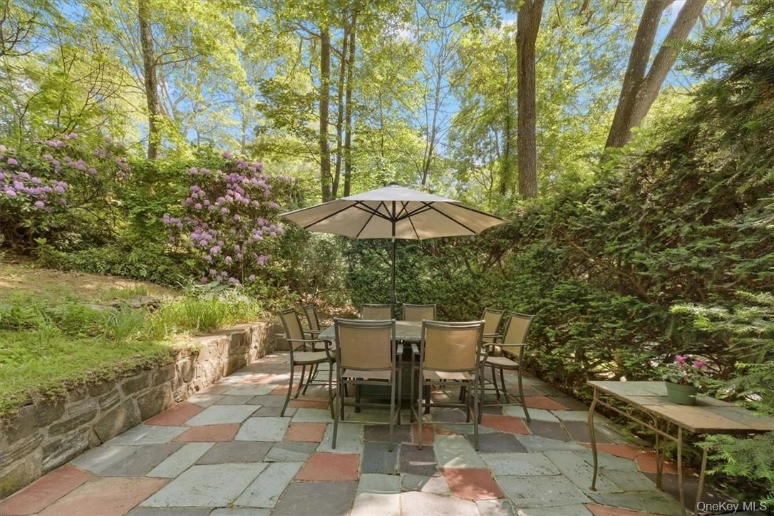 13 Split Rock Road, Mahopac, NY 10541