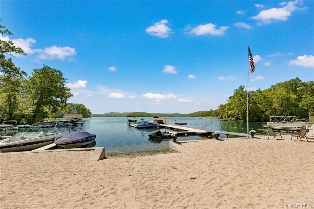 13 Split Rock Road, Mahopac, NY 10541