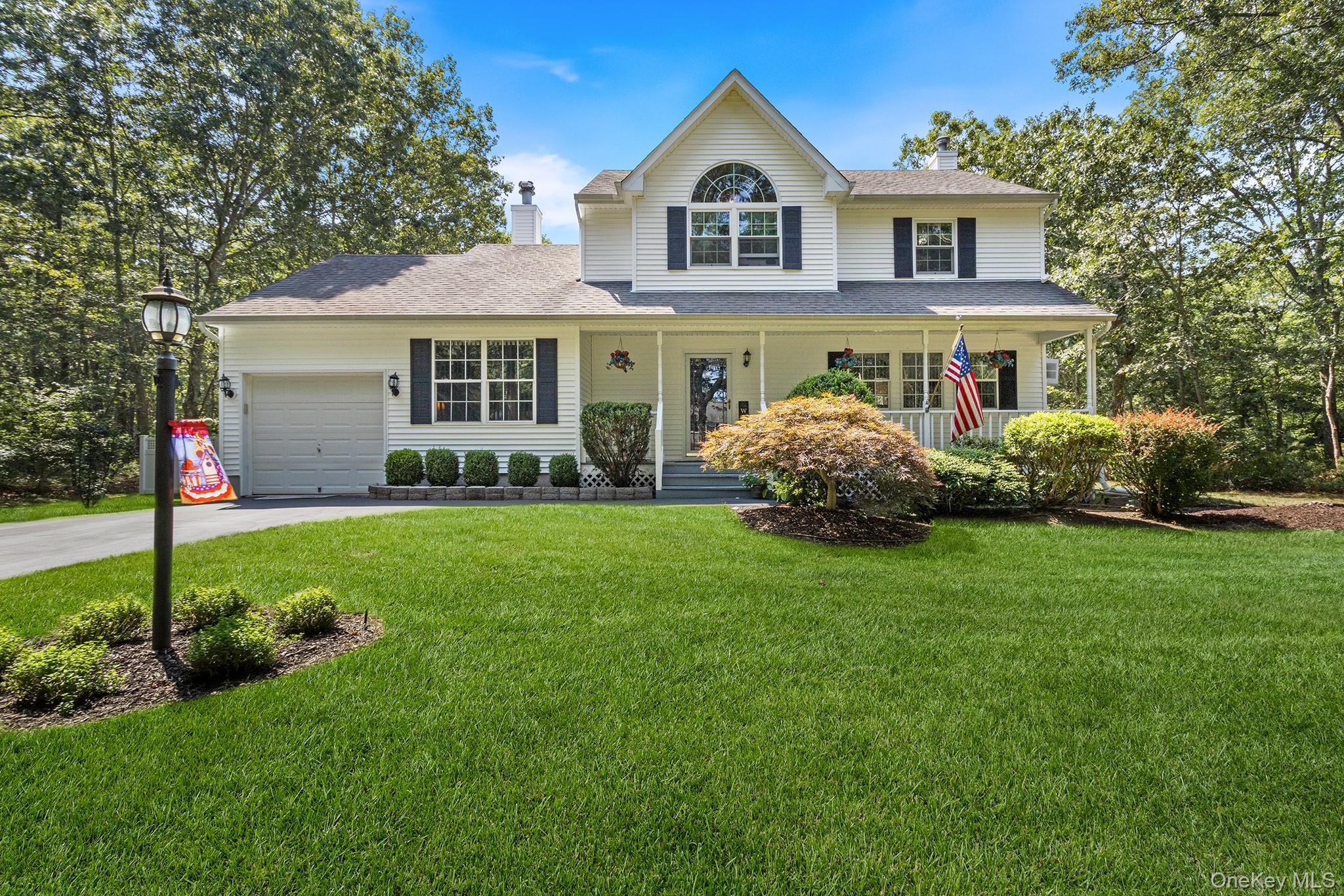 4 Charter Court, Manorville, NY 11949