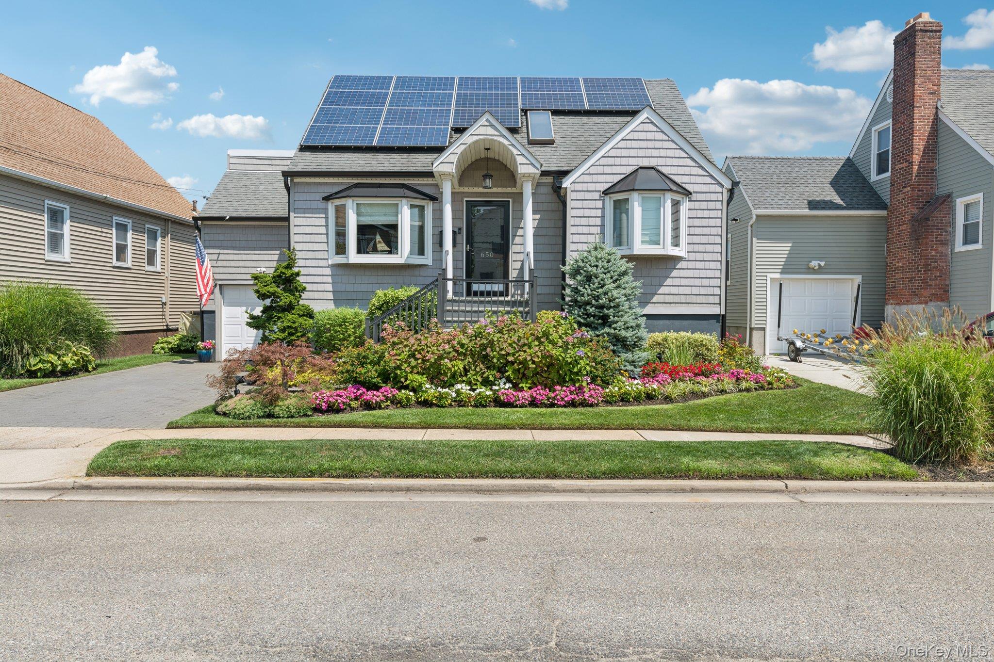 650 S 9th Street, Lindenhurst, NY 11757