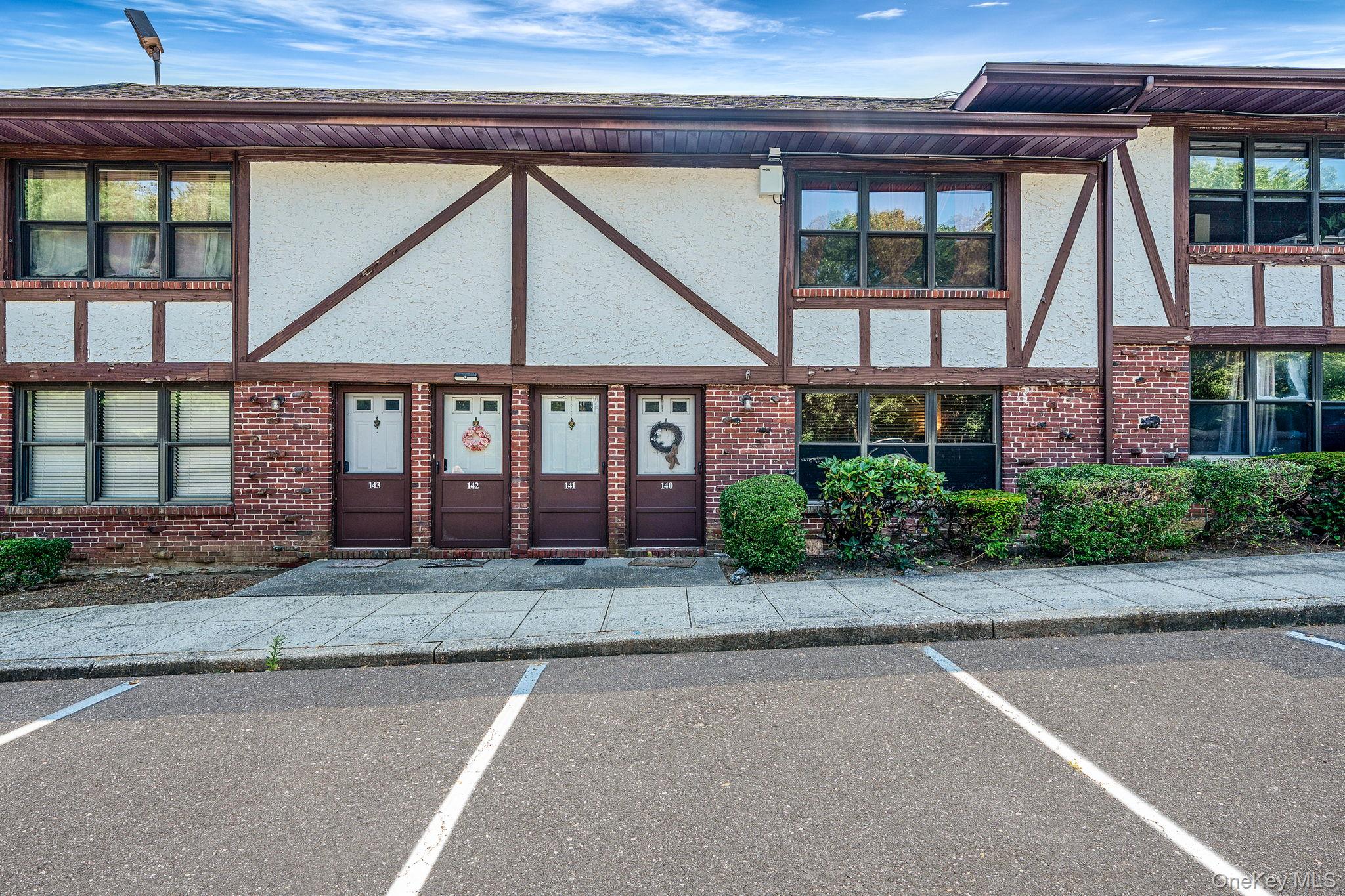 140 Bailey Court # 140, Middle Island, NY 11953