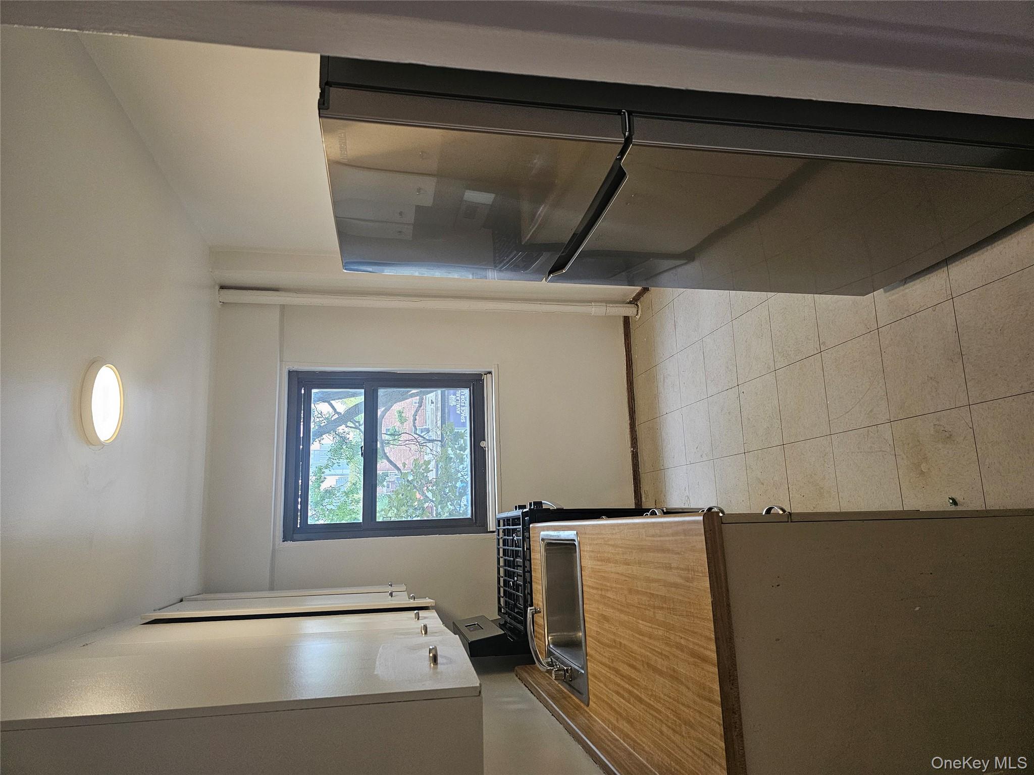 21-85 34th Ave # 3B, Astoria, NY 11106