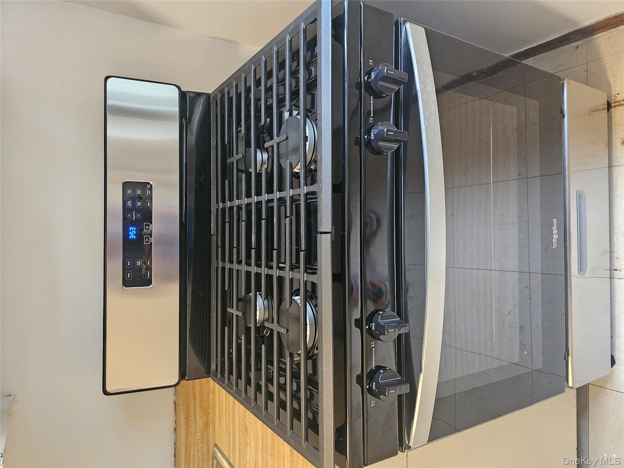 21-85 34th Ave # 3B, Astoria, NY 11106