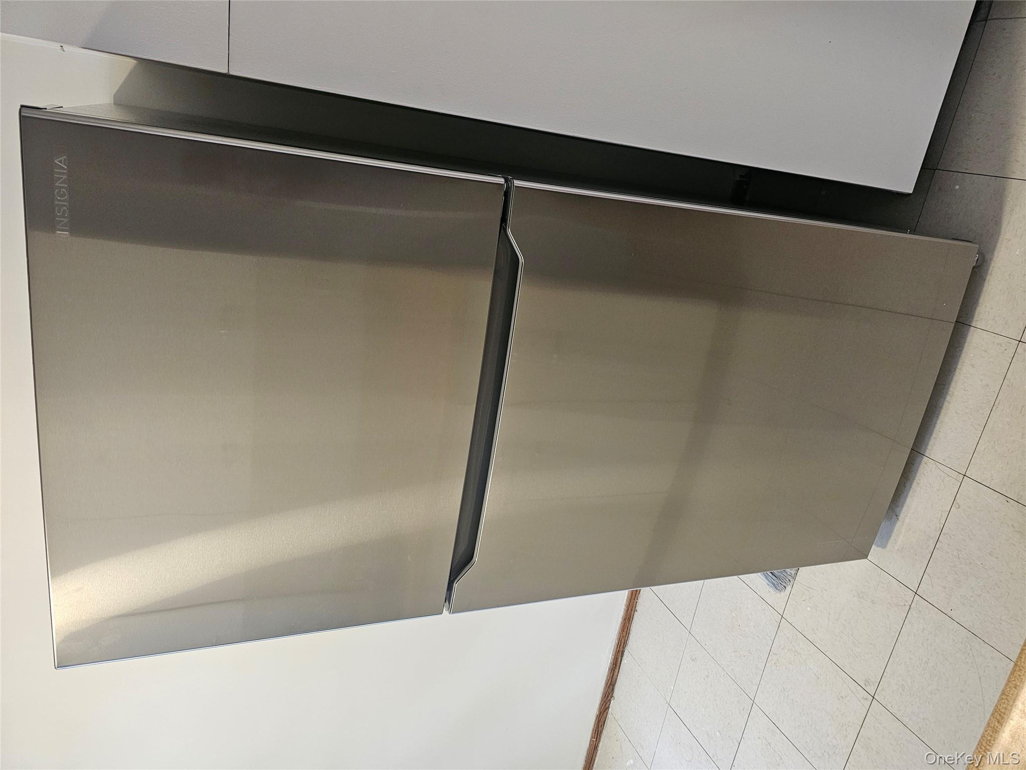 21-85 34th Ave # 3B, Astoria, NY 11106