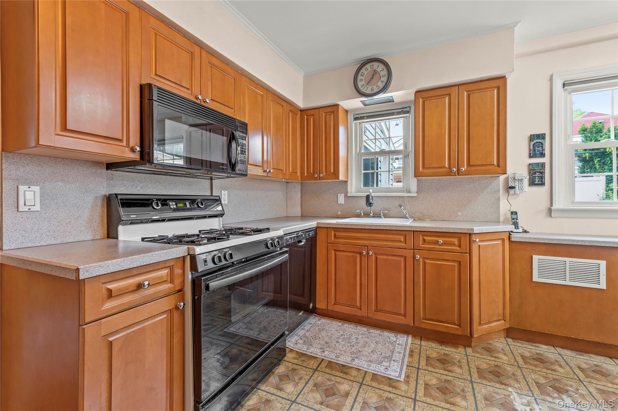 7548 195th Street, Fresh Meadows, NY 11366