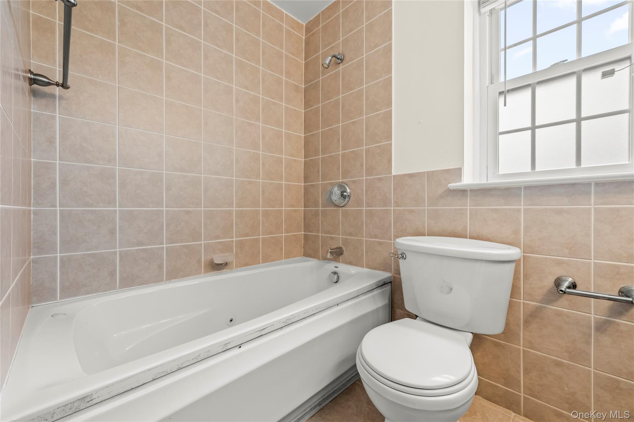 7548 195th Street, Fresh Meadows, NY 11366